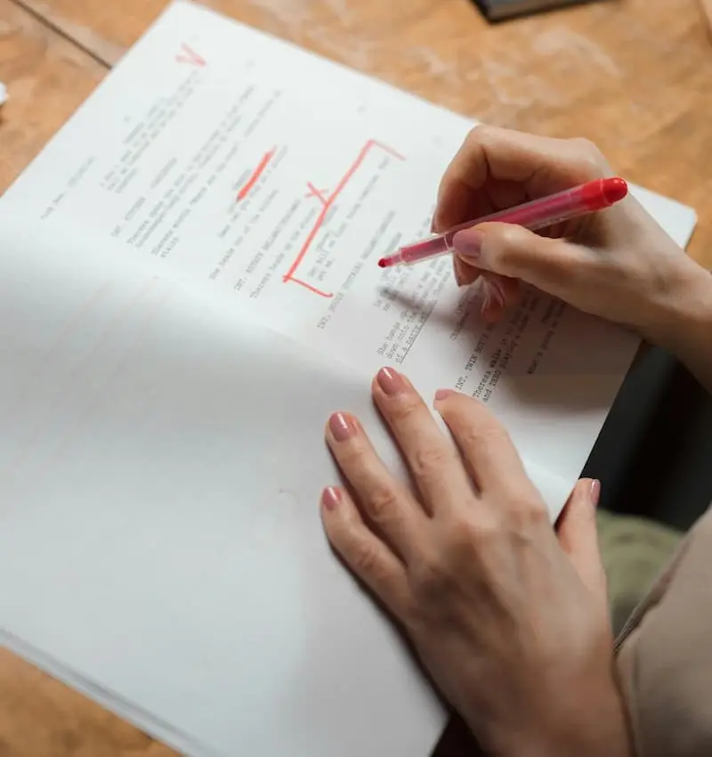 image de relecture et corrections de vos écrits