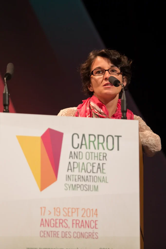 Valérie Michel, oratrice à un symposium scientifique international à Angers